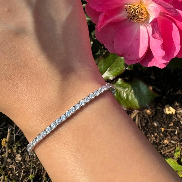 14K Gold Plated 2.5mm Tennis Bracelet in white gold (brand new) - Picture 1 of 3